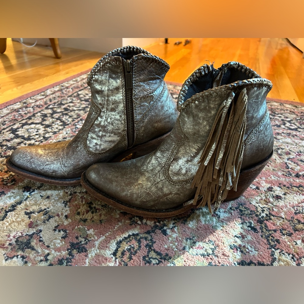 LIBERTY  Black distressed Metallic Fringe Booties